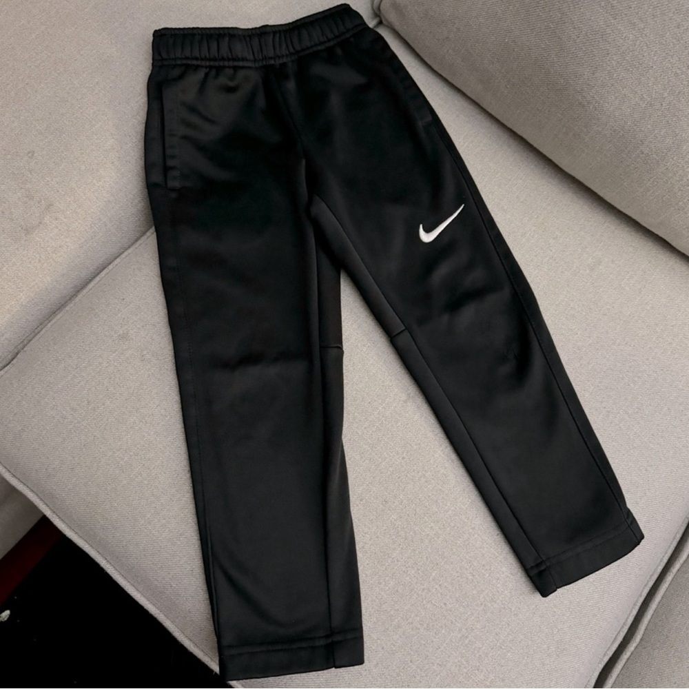 EUC Nike ✔️ Boys Dri-Fit Joggers Size 5 - Black